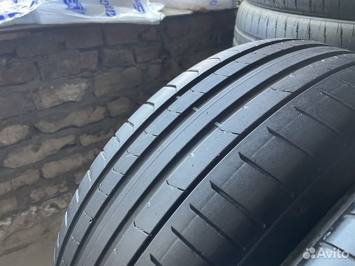 Pirelli P Zero PZ4 235/55 R18 100V