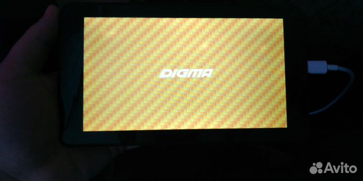 Планшет digma optima с зарядкой в коробке