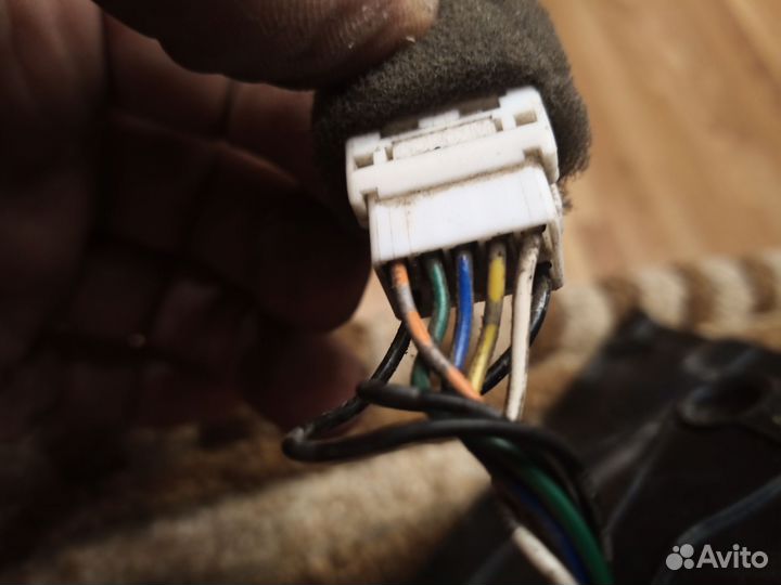 Зеркало левое L200