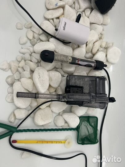 Аквариум со всеми комплектующими + корм, декорации