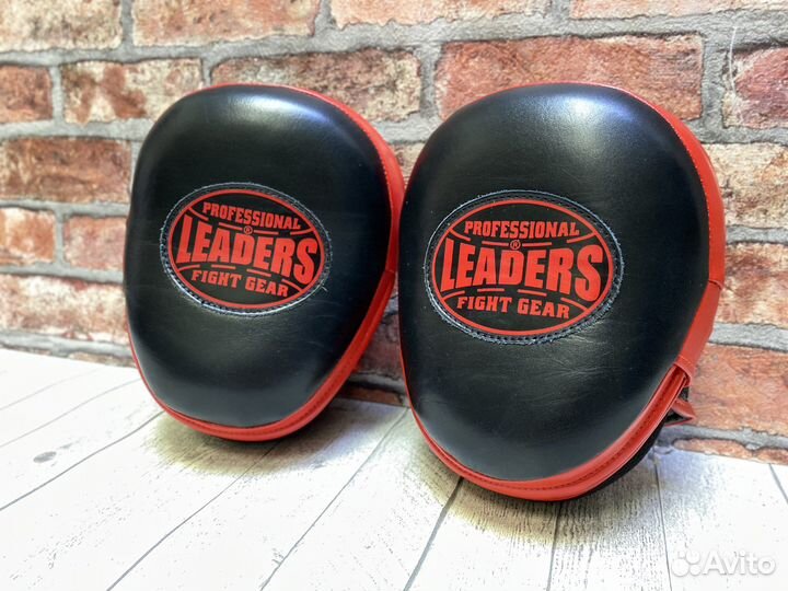 Лапы боксерские Leaders curved черно-красные
