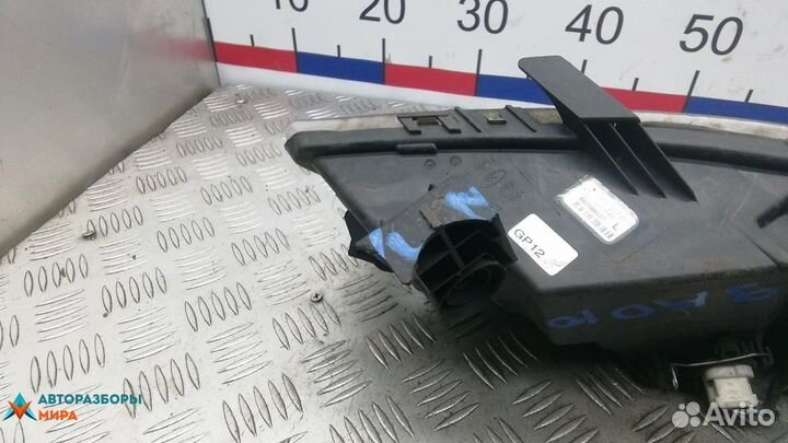 Фара левая Opel Astra J 2010