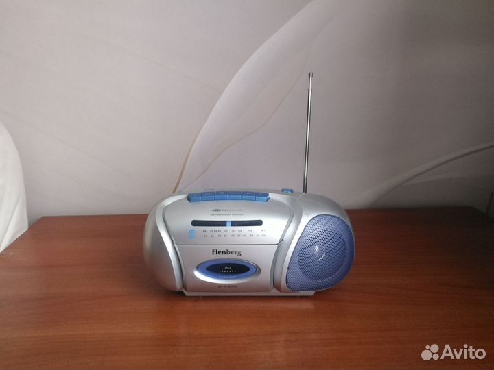 Радиомагнитола