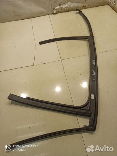 Уплотнитель стекла верхний(задний левый)