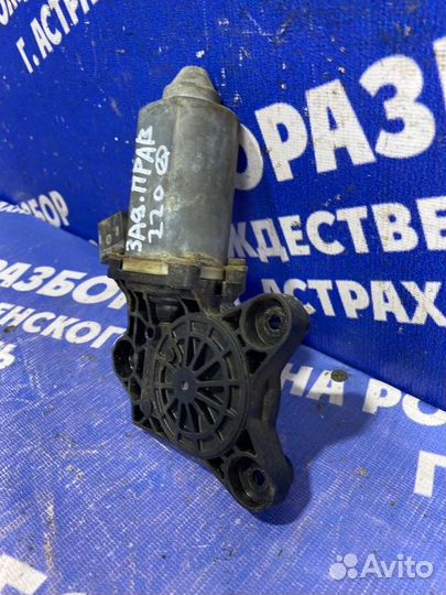 Моторчик стеклоподъемника Mercedes-Benz W220 седан