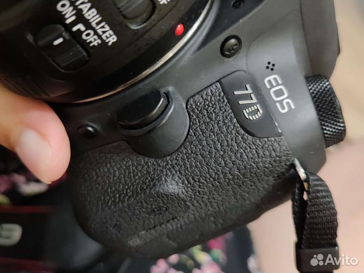 Зеркальный фотоаппарат canon 77d