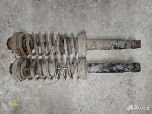 Стойки задние BMW 7 E32 бмв 7 Е32