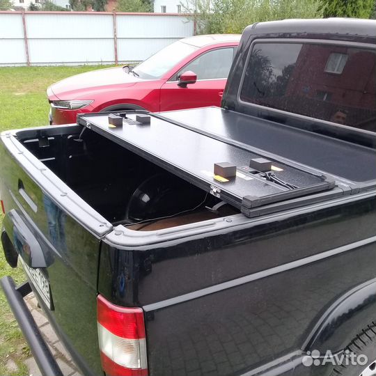 Трехсекционная крышка на УАЗ пикап Патриот