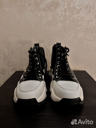 Новые кросовки 38
