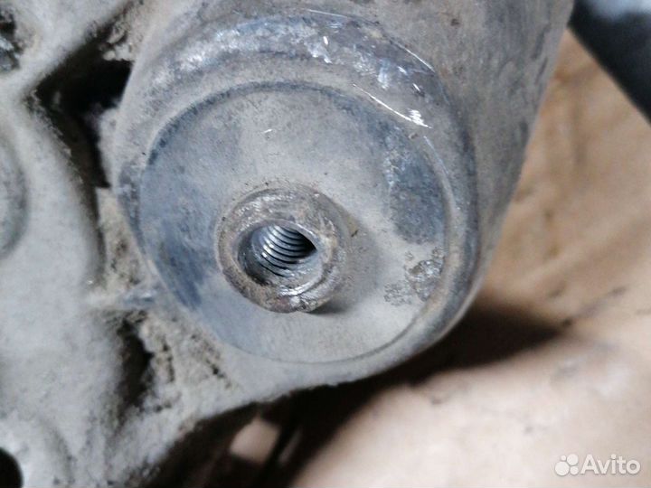 Кронштейн стойки Фольксваген Ауди Шкода