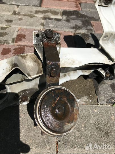 Toyota verso 2013-2017 замок капота и автогудок