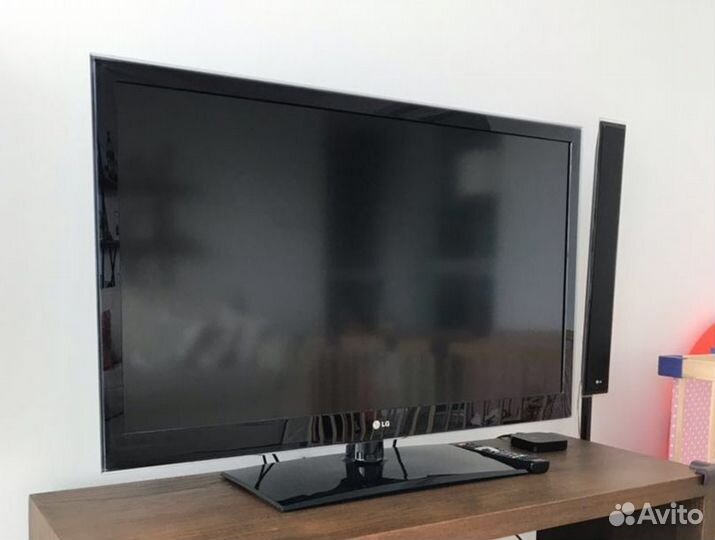 Телевизор LG 42 дюйма(106см)