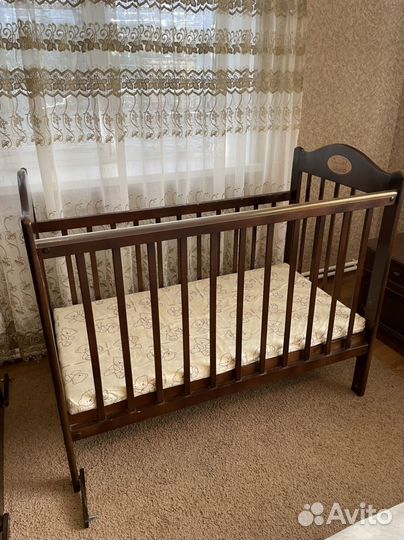 Детская кроватка