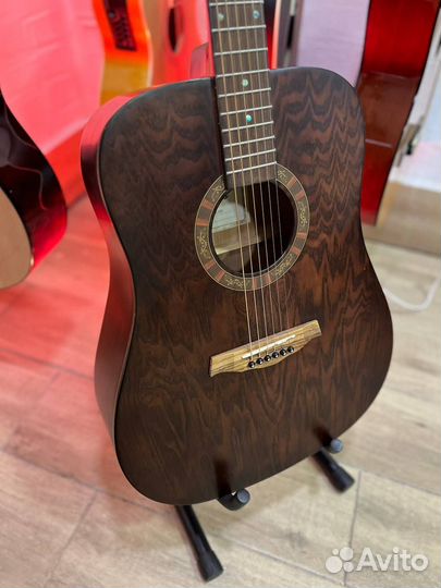 Гитара новая