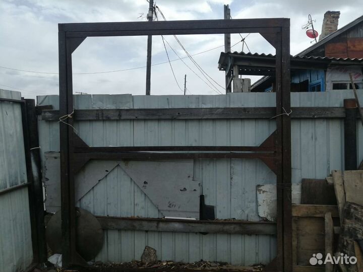 Ворота гаражные металлические