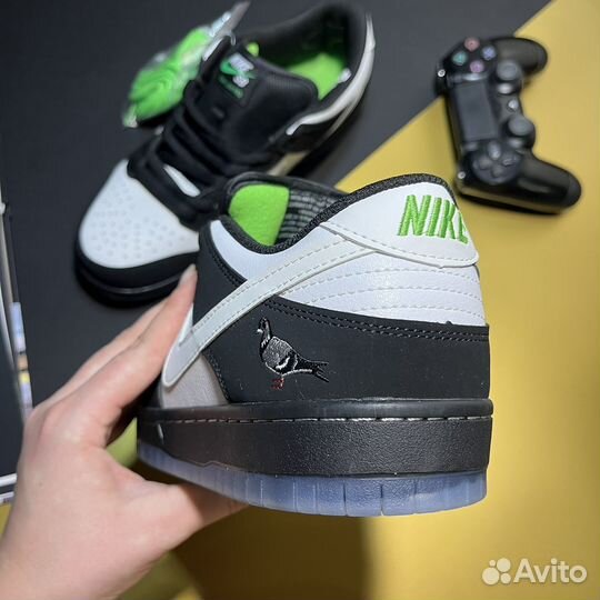 Nike SB Dunk Low Pigeon