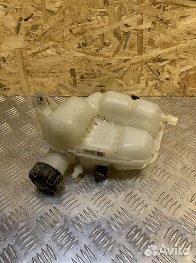 Бачок ож BMW 2 F45 B36 B38 B46 B48