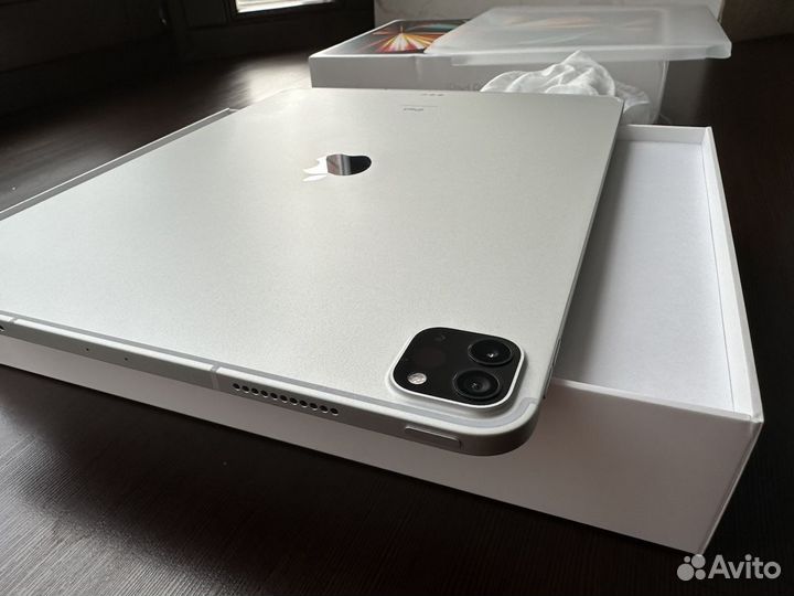 iPad pro 12 9 m1. 2021. 2 Tb. LTE. Гарантия