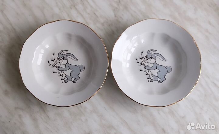 Набор 2 тарелок с кроликом фарфор СССР Рига. Новые