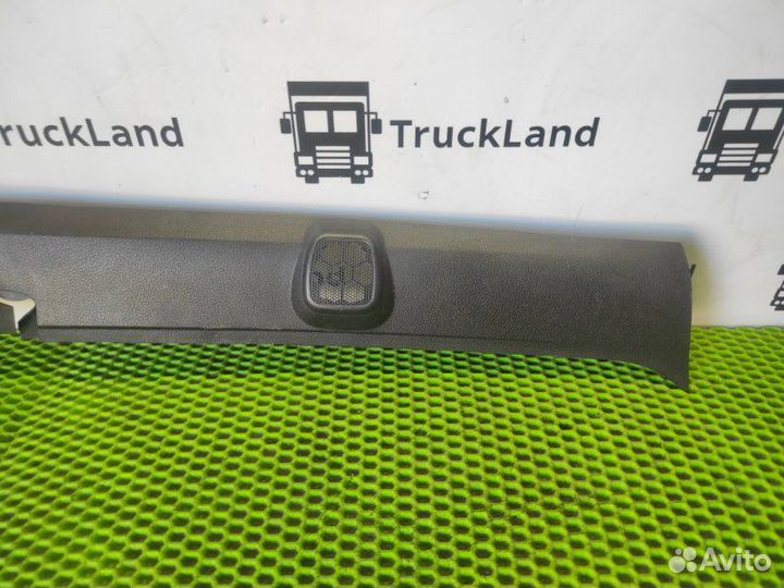 Накладка стойки лобового стекла правая Man Tgx