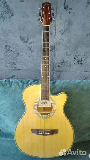 Продам акустическую гитару flight