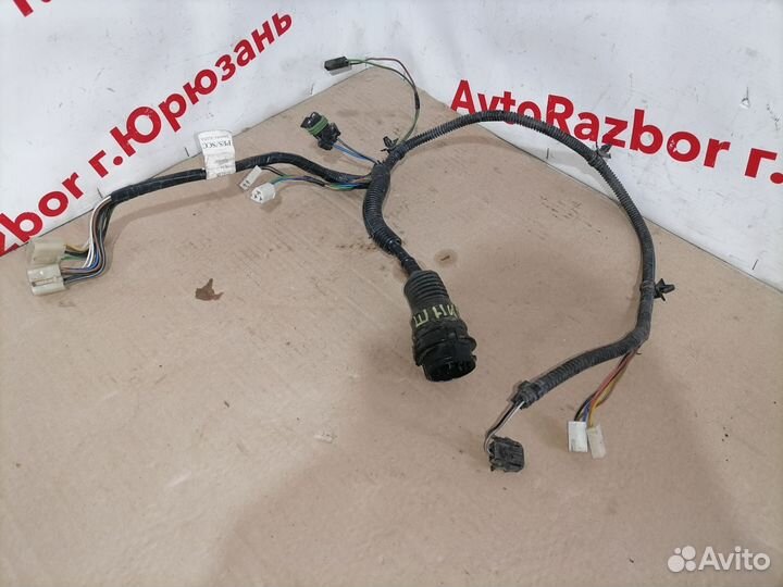 Проводка передней левой двери Chevrolet Niva