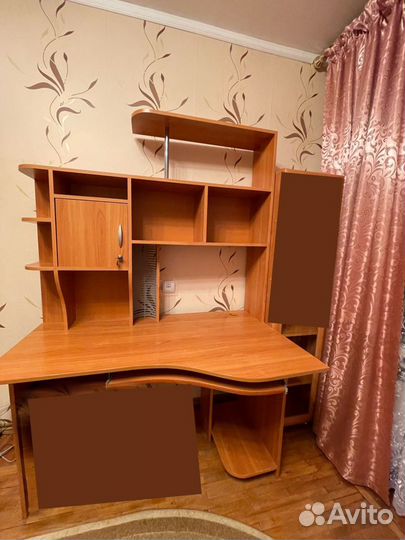 Компьютерный стол