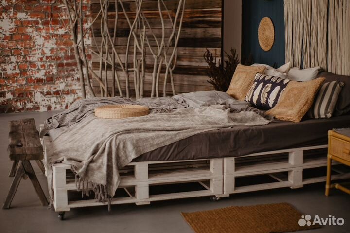 Кровать из поддонов
