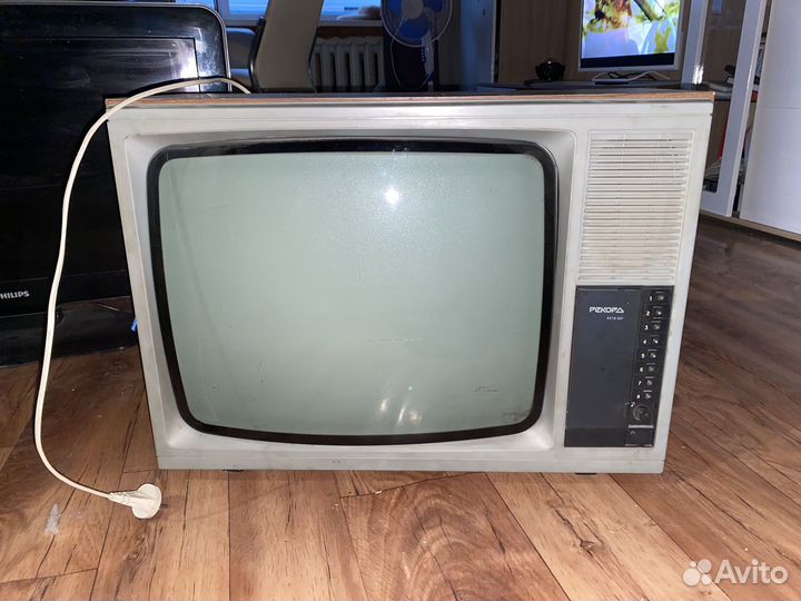 Телевизор СССР бу рекорд 50тб-307