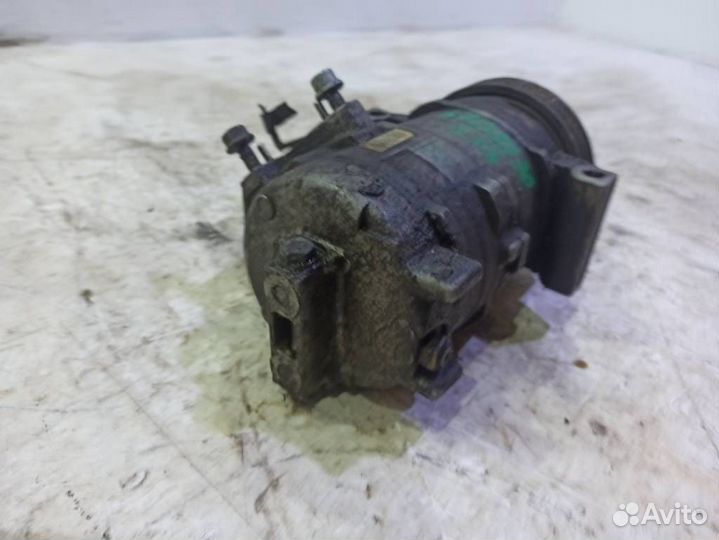 Компрессор кондиционера 64526909628