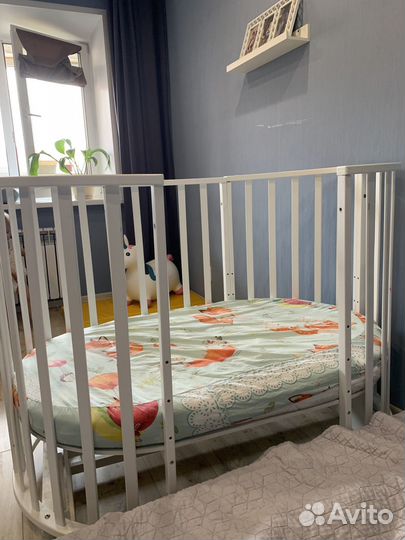 Детская кроватка трансформер с маятником