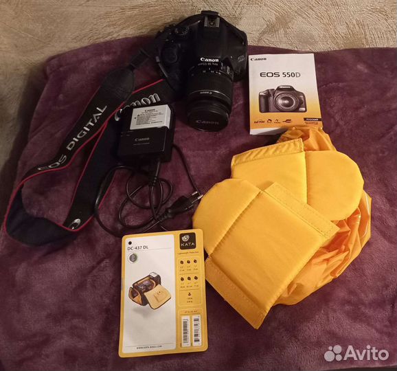 Зеркальный фотоаппарат Canon EOS 550 D