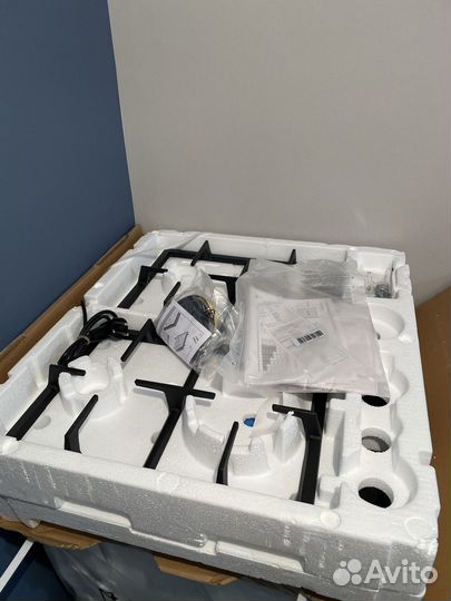 Газовая варочная панель 4 конфорки Hotpoint