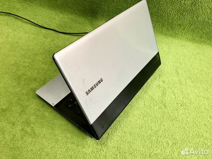 Samsung 4 ядра SSD 17.3 дюймов ноутбук