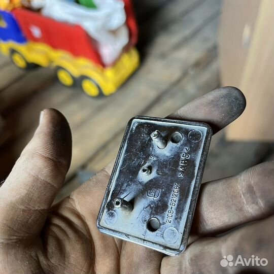 Эмблема значок ваз 2109