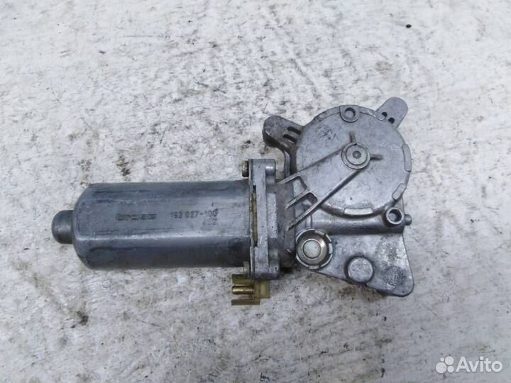 Моторчик переднего левого стеклоподъемника A202820