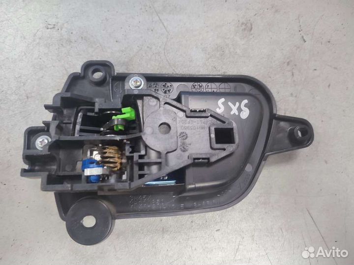 Ручка двери внутренняя перед/право на Peugeot 4007