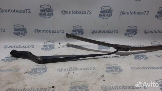 Поводок дворника передний Nissan Pulsar FN15