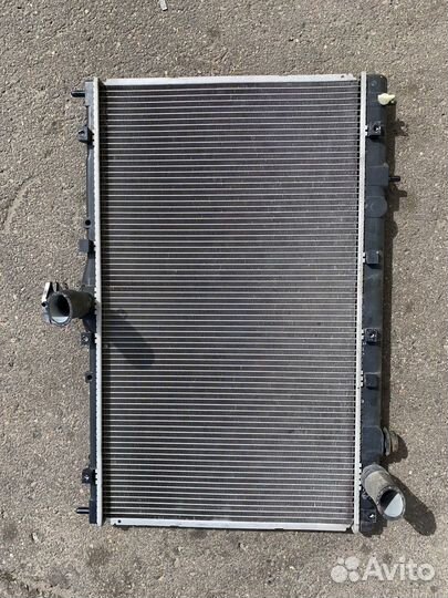 Радиатор охлаждения Mitsubishi Grandis NA4W MR9935