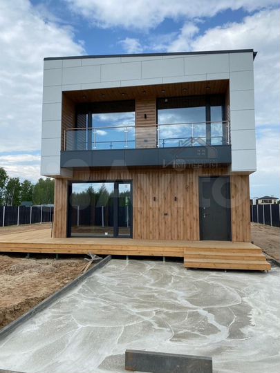 Коттедж 211,7 м² на участке 10,5 сот.