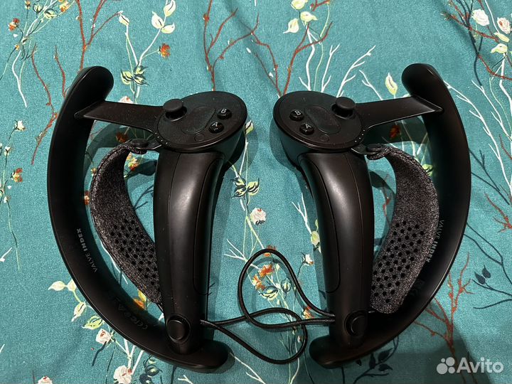 HTC Vive Pro 2 / Шлем виртуальной реальности