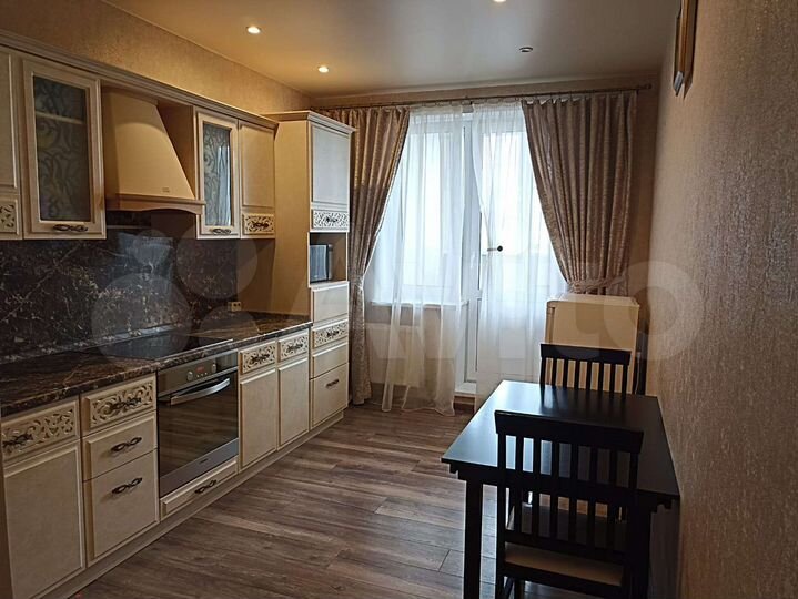 3-к. квартира, 91 м², 8/14 эт.