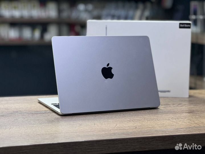 MacBook Air 13(2022) 8/256gb M2