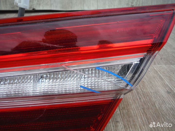 Фонарь правый внутренний №17 Toyota Camry 70 2020