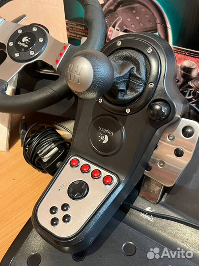 Руль Logitech g27 с коробкой и педалями