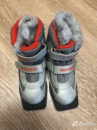 Ботинки детские лыжные