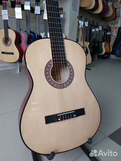 Гитара + чехол + каподастр (авито доставка)