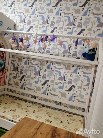 Детская кроватка домик