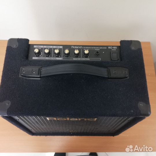 Клавишный комбо-усилитель Roland KC-60