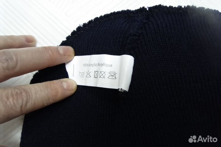 Шапка вязаная, трикотаж. Новая. Куплена в Канаде